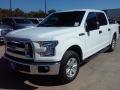 Front 3/4 View of 2015 Ford F150 XLT SuperCrew #10