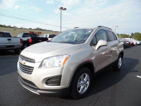 Champagne Silver Metallic Chevrolet Trax LT AWD.  Click to enlarge.