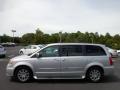 2011 Town & Country Touring - L #2
