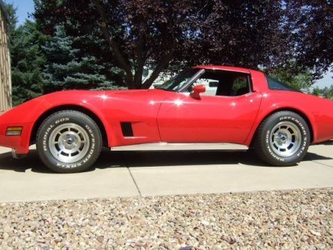 Red Chevrolet Corvette Coupe.  Click to enlarge.