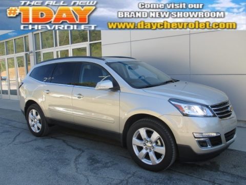 Champagne Silver Metallic Chevrolet Traverse LT.  Click to enlarge.
