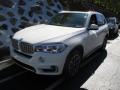 Front 3/4 View of 2016 BMW X5 xDrive50i #9