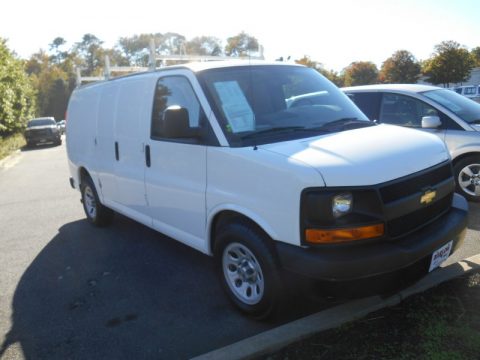 Summit White Chevrolet Express 1500 Cargo Van.  Click to enlarge.
