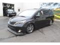 Front 3/4 View of 2015 Toyota Sienna SE #5