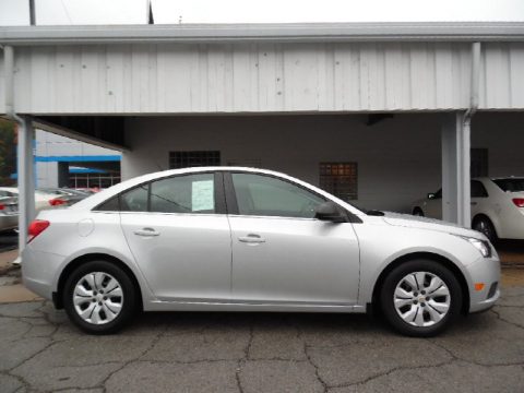 Silver Ice Metallic Chevrolet Cruze LS.  Click to enlarge.