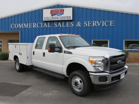 Oxford White Ford F350 Super Duty XL Crew Cab Utility 4x4 DRW.  Click to enlarge.