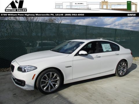Alpine White BMW 5 Series 528i xDrive Sedan.  Click to enlarge.