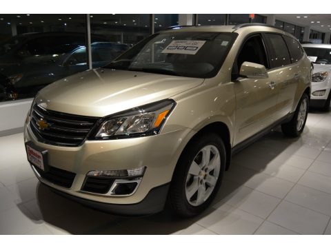 Champagne Silver Metallic Chevrolet Traverse LT AWD.  Click to enlarge.