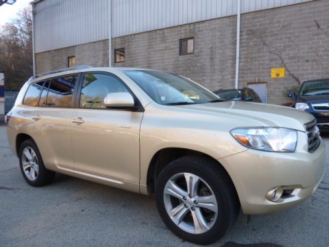 Sandy Beach Metallic Toyota Highlander Sport 4WD.  Click to enlarge.