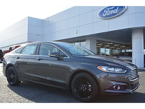 Magnetic Metallic Ford Fusion SE.  Click to enlarge.