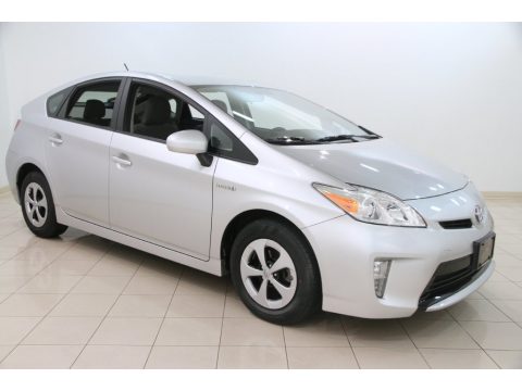 Classic Silver Metallic Toyota Prius 3rd Gen Two Hybrid.  Click to enlarge.