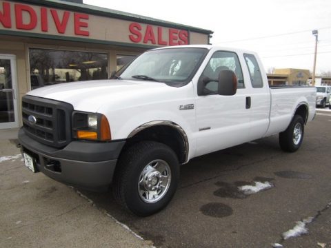 Oxford White Clearcoat Ford F250 Super Duty XL SuperCab 4x4.  Click to enlarge.