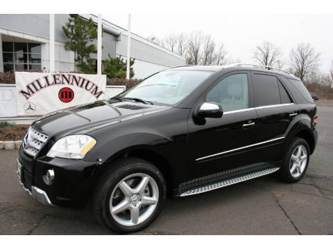 Black Mercedes-Benz ML 550 4Matic.  Click to enlarge.