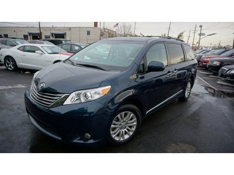 South Pacific Pearl Toyota Sienna XLE.  Click to enlarge.