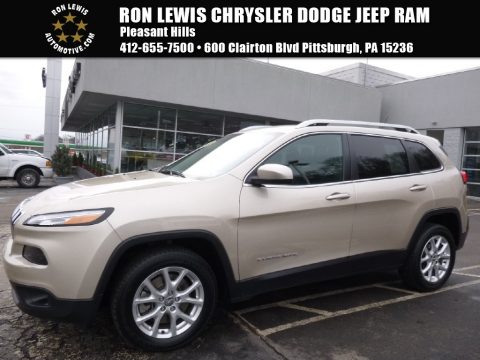 Cashmere Pearl Jeep Cherokee Latitude.  Click to enlarge.