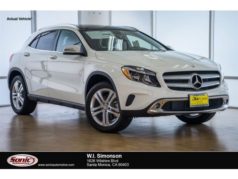 Cirrus White Mercedes-Benz GLA 250.  Click to enlarge.
