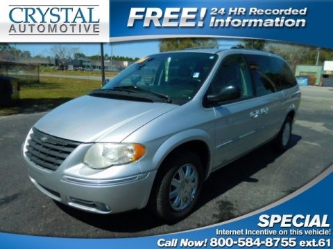 Bright Silver Metallic Chrysler Town & Country Limited.  Click to enlarge.