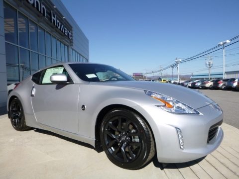 Brilliant Silver Nissan 370Z Coupe.  Click to enlarge.
