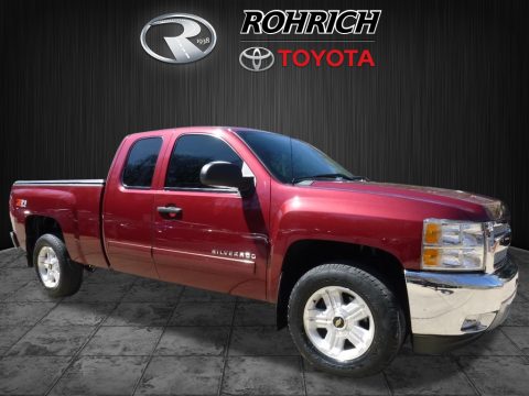 Deep Ruby Metallic Chevrolet Silverado 1500 LT Extended Cab 4x4.  Click to enlarge.