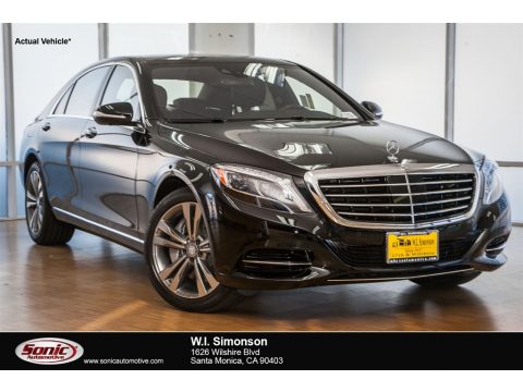 Black Mercedes-Benz S 550 Sedan.  Click to enlarge.