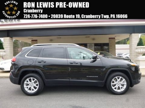 Brilliant Black Crystal Pearl Jeep Cherokee Latitude 4x4.  Click to enlarge.