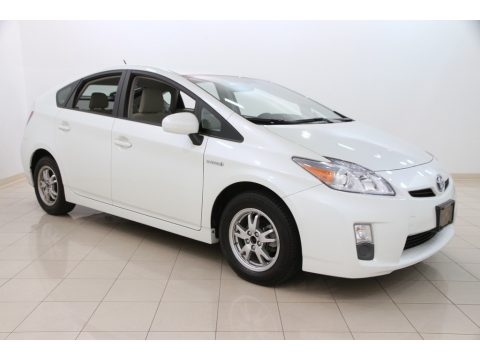 Blizzard White Pearl Toyota Prius Hybrid II.  Click to enlarge.