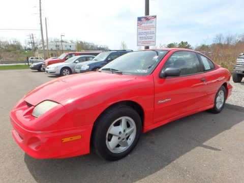 Bright Red Pontiac Sunfire SE Coupe.  Click to enlarge.