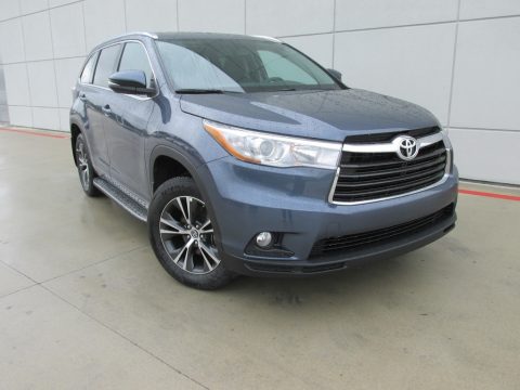 Shoreline Blue Pearl Toyota Highlander XLE.  Click to enlarge.