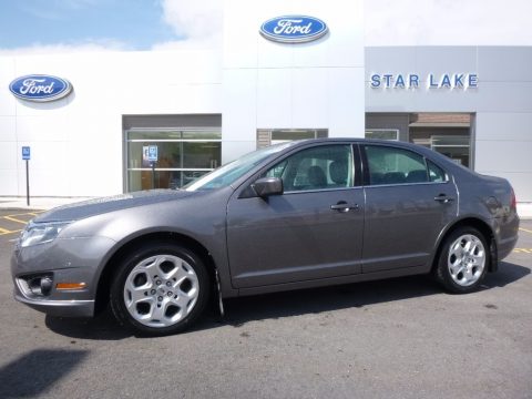 Sterling Grey Metallic Ford Fusion SE.  Click to enlarge.