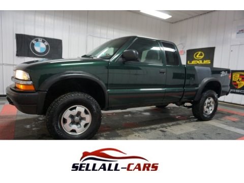 Forest Green Metallic Chevrolet S10 ZR2 Extended Cab 4x4.  Click to enlarge.