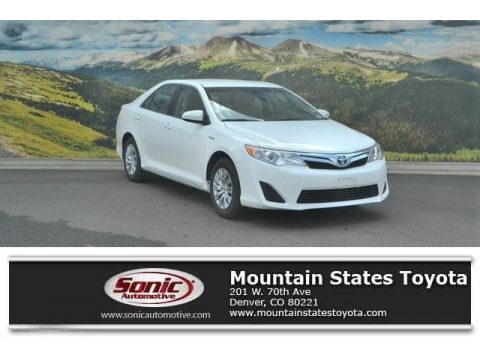 Super White Toyota Camry Hybrid LE.  Click to enlarge.