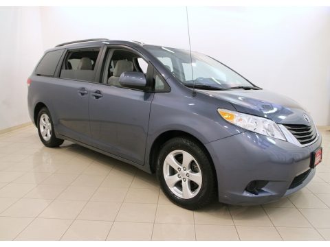 Shoreline Blue Pearl Toyota Sienna LE.  Click to enlarge.