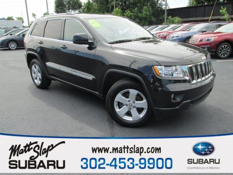 Brilliant Black Crystal Pearl Jeep Grand Cherokee Laredo X Package 4x4.  Click to enlarge.