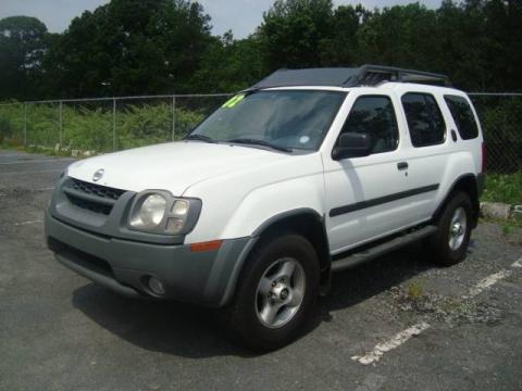 Nissan Xterra 2002. Cloud White 2002 Nissan Xterra