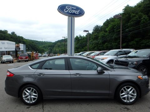 Sterling Gray Metallic Ford Fusion SE.  Click to enlarge.