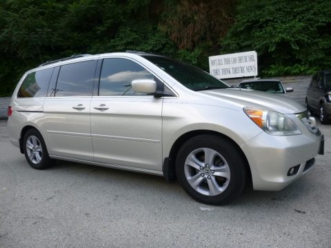 Silver Pearl Metallic Honda Odyssey Touring.  Click to enlarge.