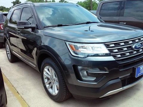 Magnetic Metallic Ford Explorer XLT.  Click to enlarge.