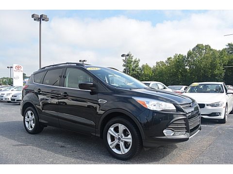 Tuxedo Black Metallic Ford Escape SE 2.0L EcoBoost.  Click to enlarge.