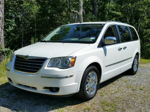 Stone White Chrysler Town & Country Limited.  Click to enlarge.