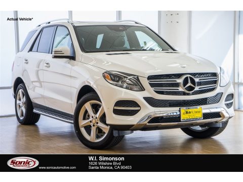 Polar White Mercedes-Benz GLE 300d 4MATIC.  Click to enlarge.
