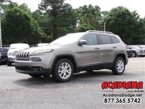 Light Brownstone Pearl Jeep Cherokee Latitude.  Click to enlarge.