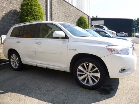 Blizzard White Pearl Toyota Highlander Hybrid Limited 4WD.  Click to enlarge.