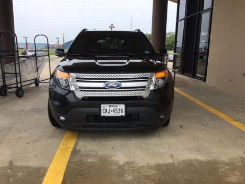 Tuxedo Black Ford Explorer XLT. Click to enlarge. Tuxedo Black Ford Explorer XLT. Click to enlarge.