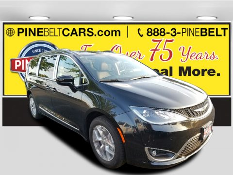 Brilliant Black Crystal Pearl Chrysler Pacifica Touring L Plus.  Click to enlarge.