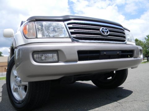 Natural White Toyota Land Cruiser .  Click to enlarge.