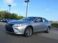 Front 3/4 View of 2017 Toyota Camry XLE #3