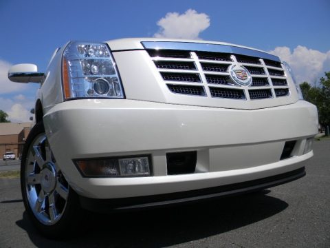 White Diamond Tricoat Cadillac Escalade ESV Premium.  Click to enlarge.