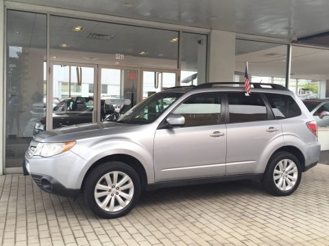 Ice Silver Metallic Subaru Forester 2.5 X Limited.  Click to enlarge.