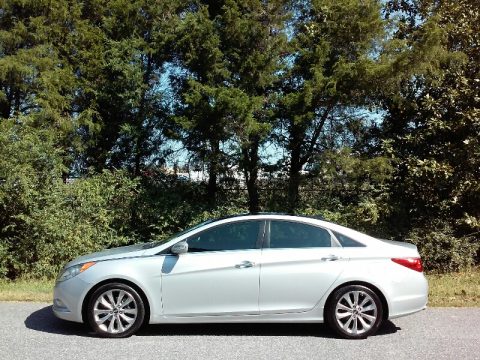 Radiant Silver Hyundai Sonata SE 2.0T.  Click to enlarge.