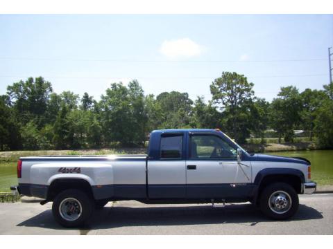 Indigo Metallic GMC Sierra 3500 SL Extended Cab 4x4 Dually.  Click to enlarge.